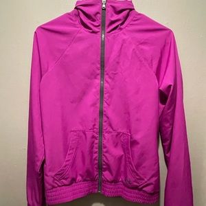 SOLD ✅ UNDER ARMOUR ZIP UP JACKET